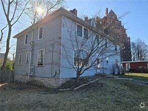 Building Photo - 780 W Ferry St