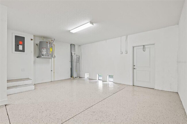 Building Photo - 3162 Moorings Dr S