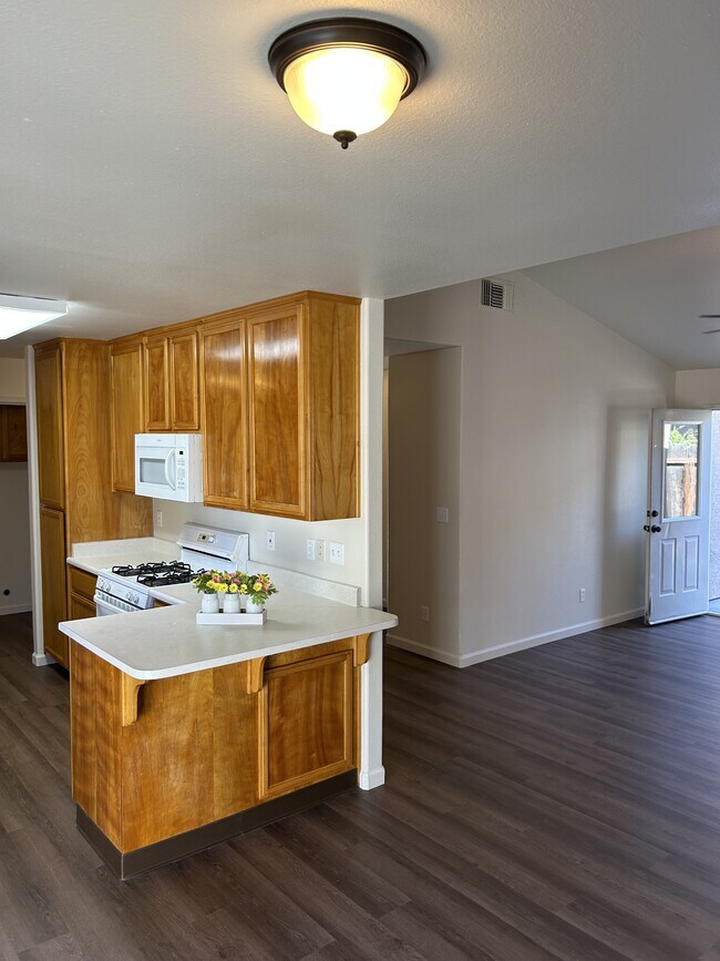 Building Photo - 1333 Glenbrook Way