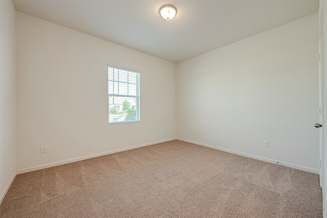 Building Photo - 1017 White Birch Ln