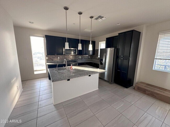 Building Photo - 1250 Abbey Ln