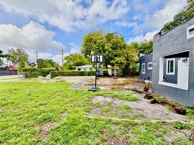 Building Photo - 597 NW 69th St