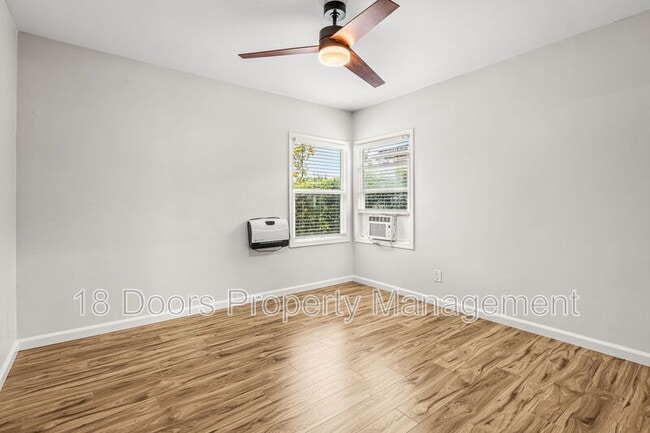 Building Photo - 4535 Winona Ave