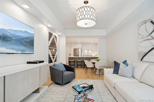 Building Photo - 218 Middle Neck Rd