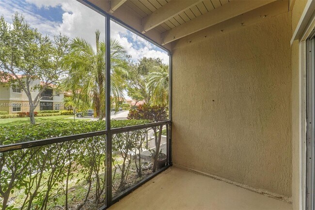 Building Photo - 1265 SW 46th Ave