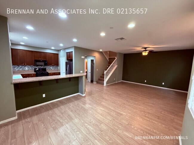 Building Photo - 1410 Heron St
