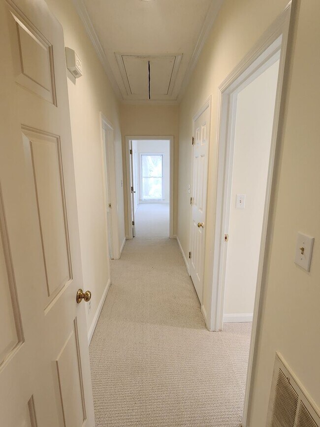 Building Photo - **AVAILABLE IN JUNE ** Landings Executive 3 Bedroom home