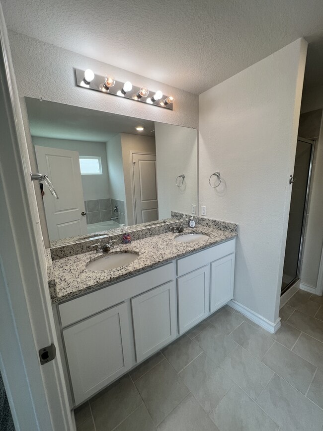 Building Photo - 317 Denison Dm