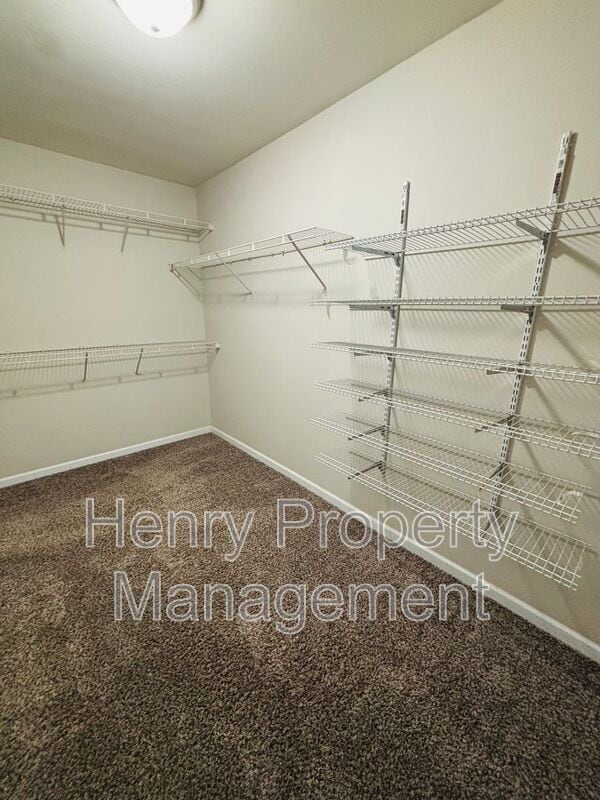 Building Photo - 104 Back Woods Cir