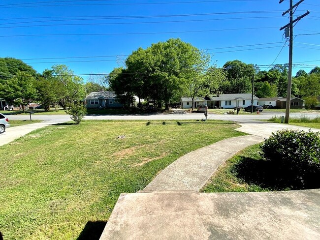 Building Photo - 202 Pope Field Rd