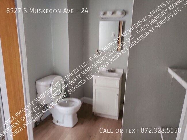 Building Photo - 8927 S Muskegon Ave
