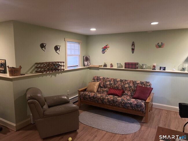 Building Photo - 332 Shore Dr