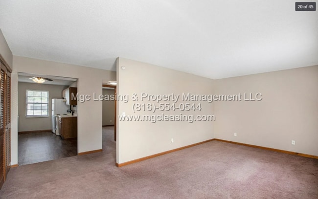 Building Photo - Spacious 2nd Floor Townhome - January Special - Reduced Rate with a 15 Month Lease!