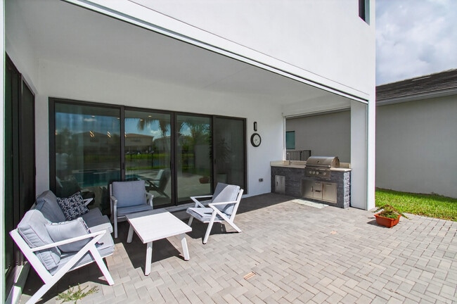 Building Photo - 17222 Blue Bayou Dr