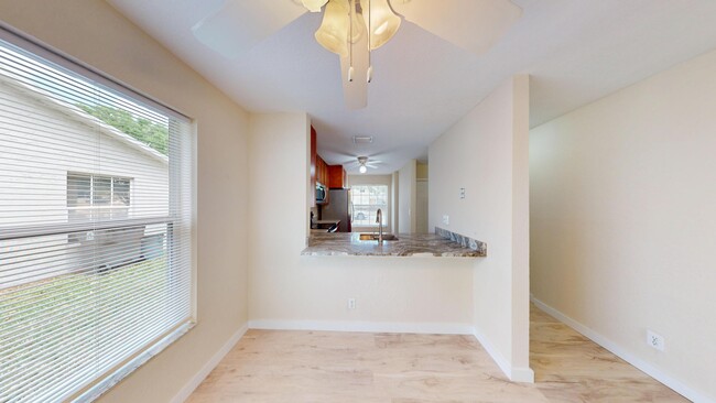Building Photo - 105 Pheasant Run Blvd