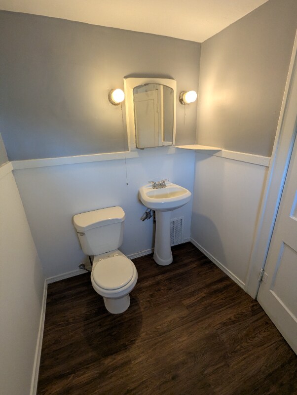 Building Photo - 146 Fairlawn Ave