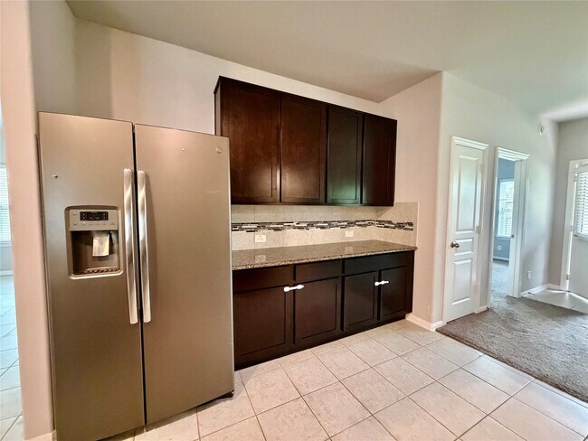 Building Photo - 18665 Legend Oaks Dr