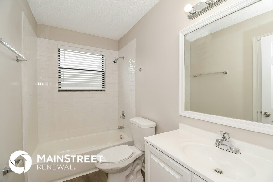 Building Photo - 6472 Dickens Dr
