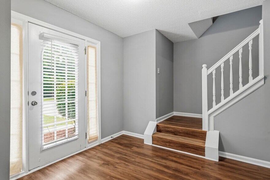 Building Photo - 11925 Spring Lake Way