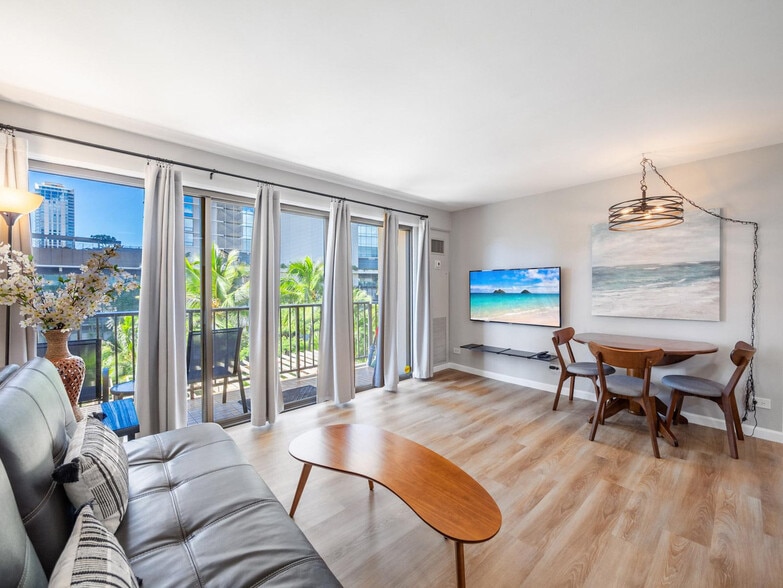 Building Photo - 2140 Kuhio Avenue-SI ID1327716P