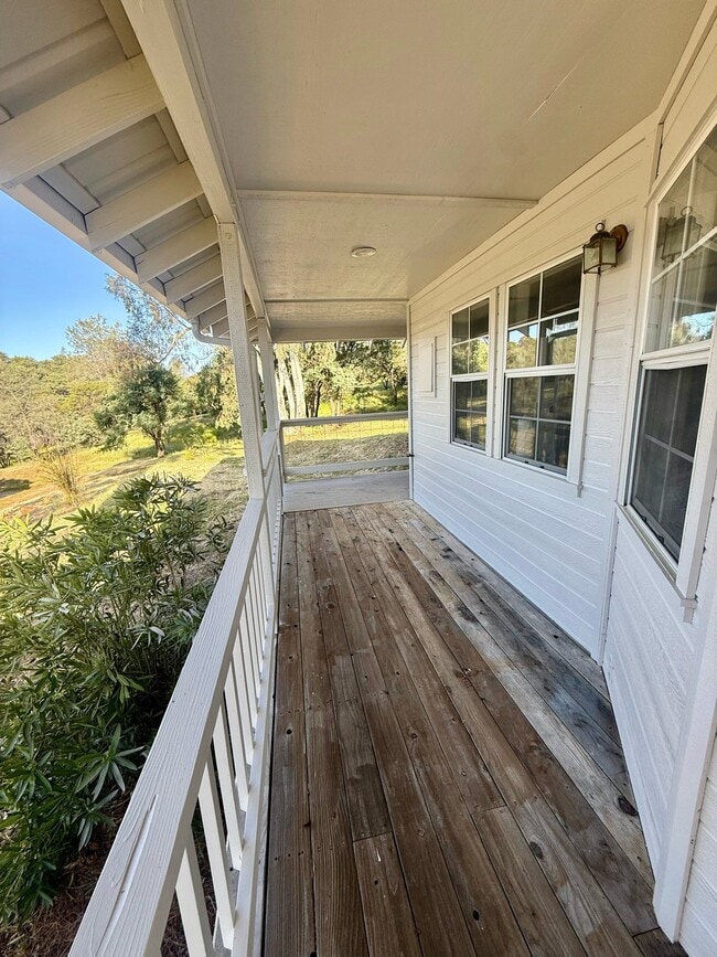 Building Photo - 16083 Indian Springs Ranch Rd