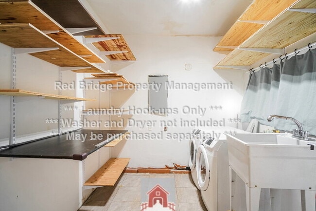 Building Photo - 5062 SW Freeman Ct