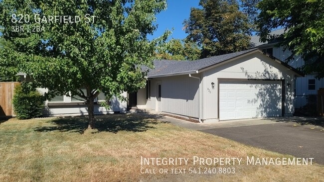 Primary Photo - 820 Garfield St