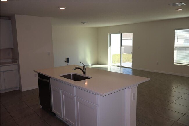 Building Photo - 8627 SW 45th Ct