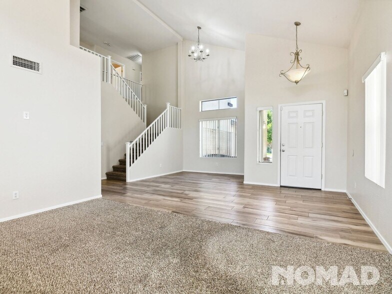 Building Photo - 6041 N Pajaro Ln