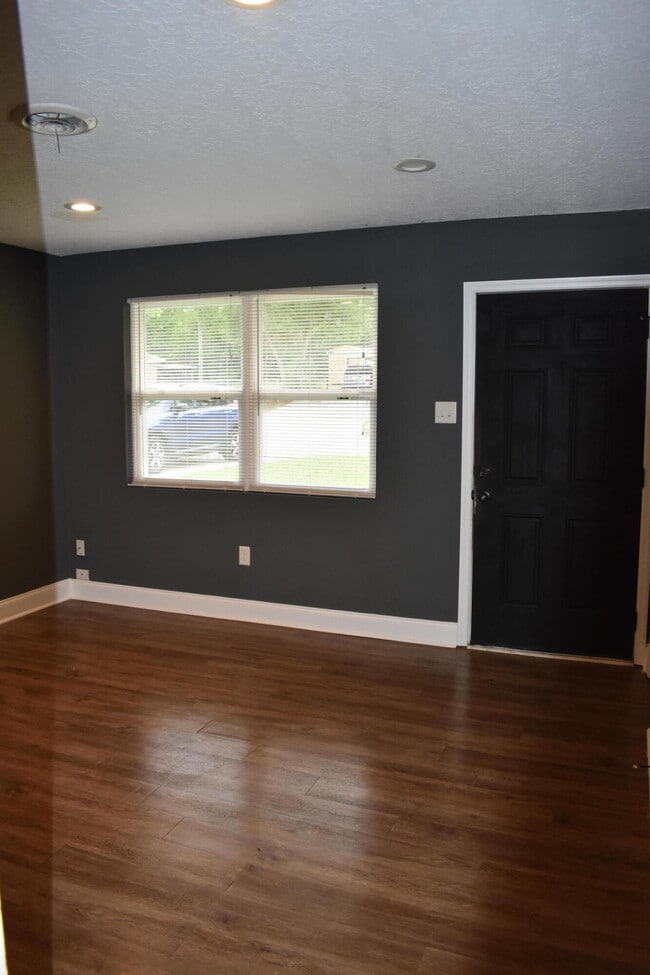 Building Photo - 2922 Nighthawk Dr
