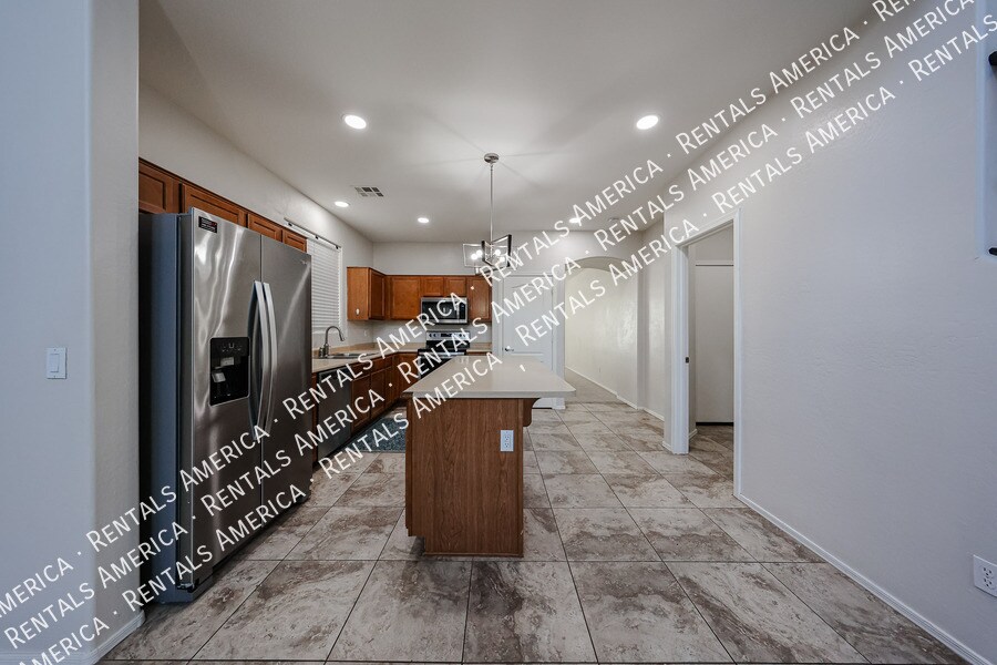 Building Photo - 44388 W Oster Dr