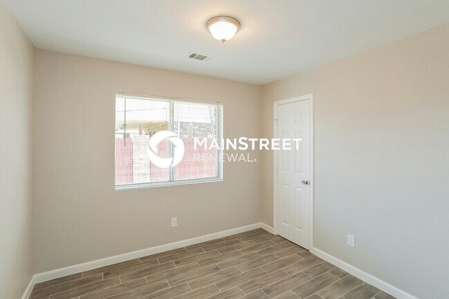 Building Photo - 4 Bedroom Pet-Friendly Home in FOREST HILL, TX with Main Street Renewal