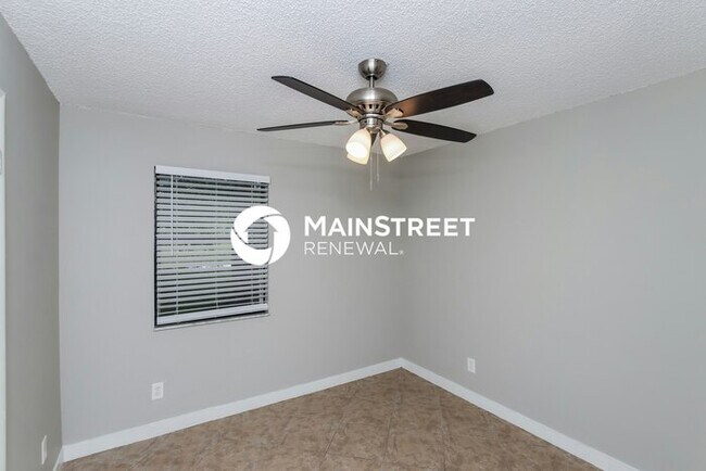 Building Photo - 3 Bedroom Pet-Friendly Home in VERO BEACH, FL with Main Street Renewal