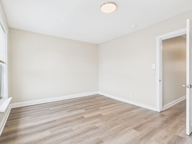 Building Photo - Spacious 4 Bedroom Single Family on Susquehanna St with Off Street Parking