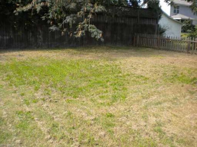 Building Photo - Oceana Duplex