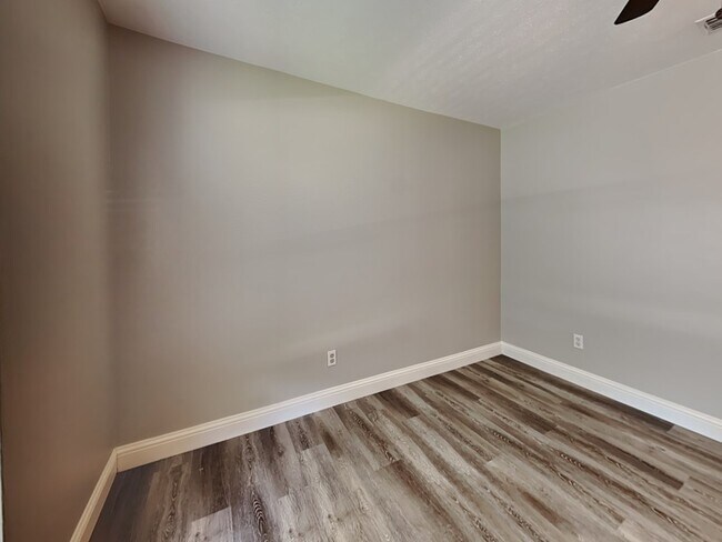 Building Photo - 2111 El Dorado Way