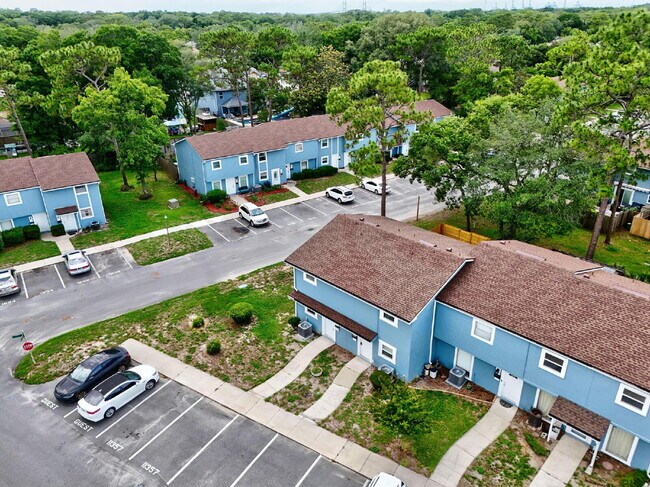 Building Photo - 11359 Bedford Oaks Dr