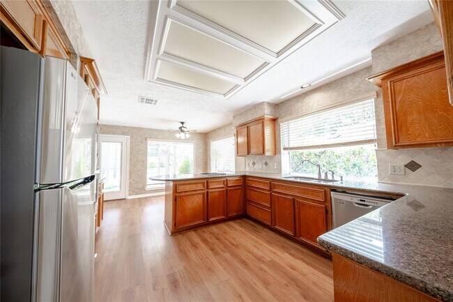 Building Photo - 9107 Pine Stream Ct