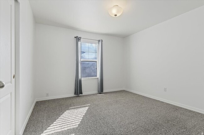 Building Photo - 13867 Mary Loraine Cir