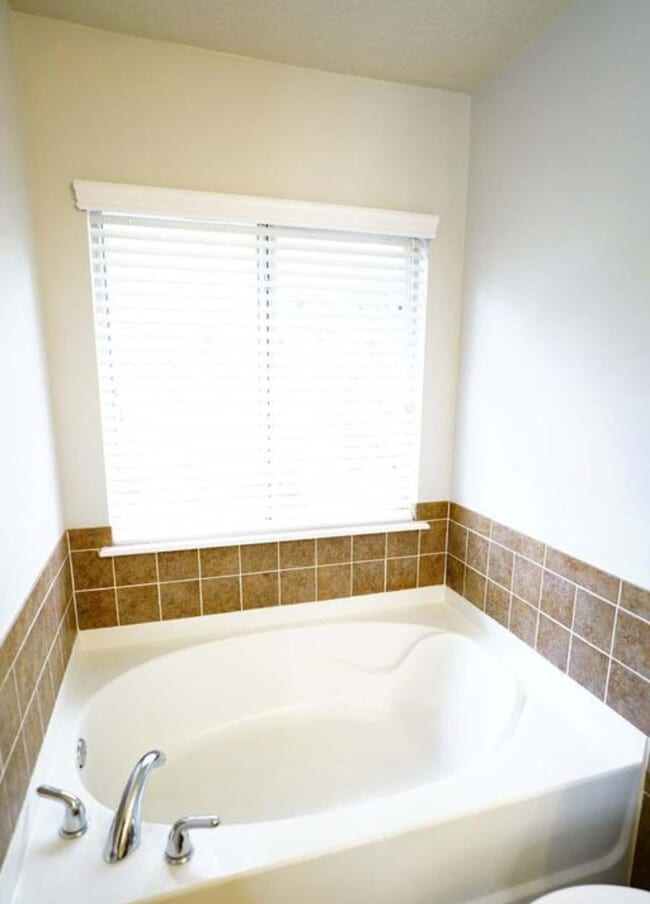 Building Photo - 605 Mount Olympus Blvd