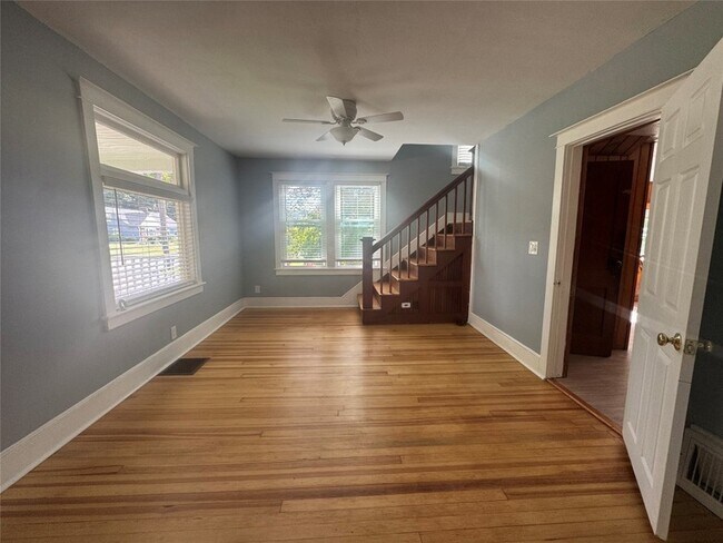 Building Photo - 45 Kattelville Rd