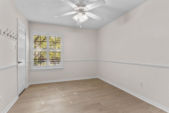 Building Photo - 35 Amber Sky Pl