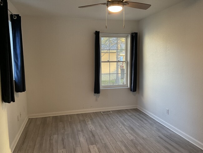 Building Photo - 107 N Rufus St