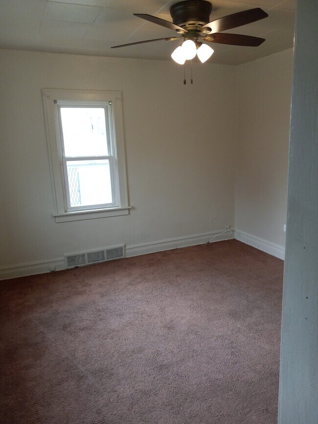 Living Room - 10212 S Wentworth Ave