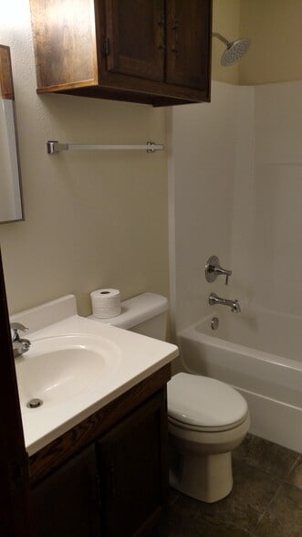 Building Photo - 125 Debra Ln