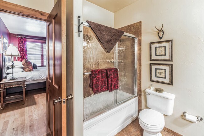 Building Photo - Downtown Frisco! Tons of space, amazing lo...