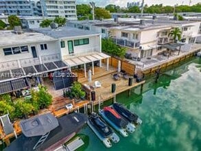 Building Photo - 830 Raymond St