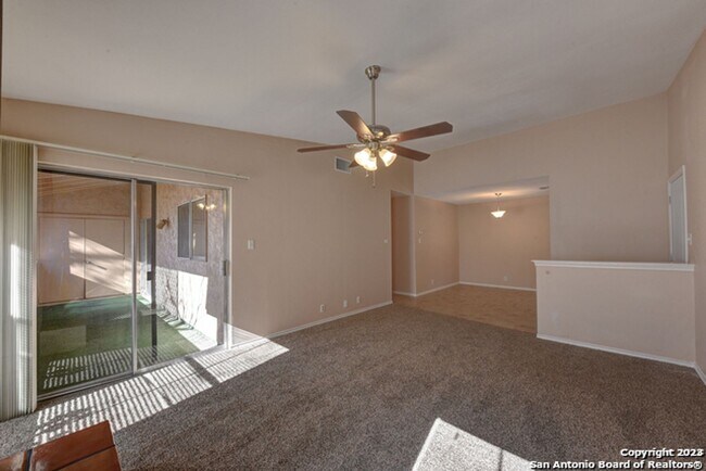 Building Photo - 2 Bedroom/2 Bath Condo San Pedro Hills Subdivsion