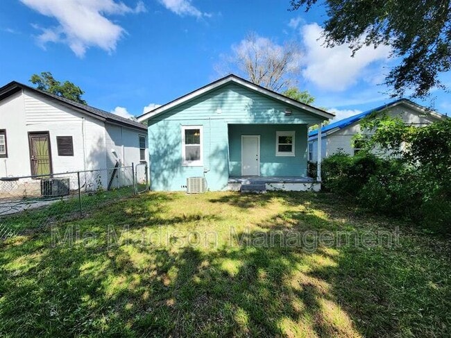 Building Photo - 3303 Burroughs St