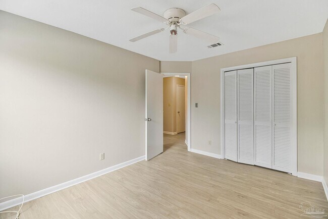 Building Photo - 464 E Burgess Rd